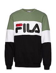 straight blocked crew fila