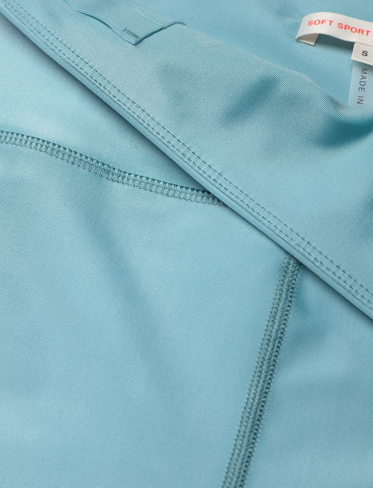 Filippa K Soft Sport Cropped Gloss 