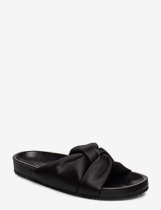 P000924- Balaer Sandal- Black