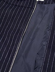 League Jacket (Sky Captain) (1799.40 kr) FRAM | Lea Jakke Sky Captain | MATCH nettbutikk