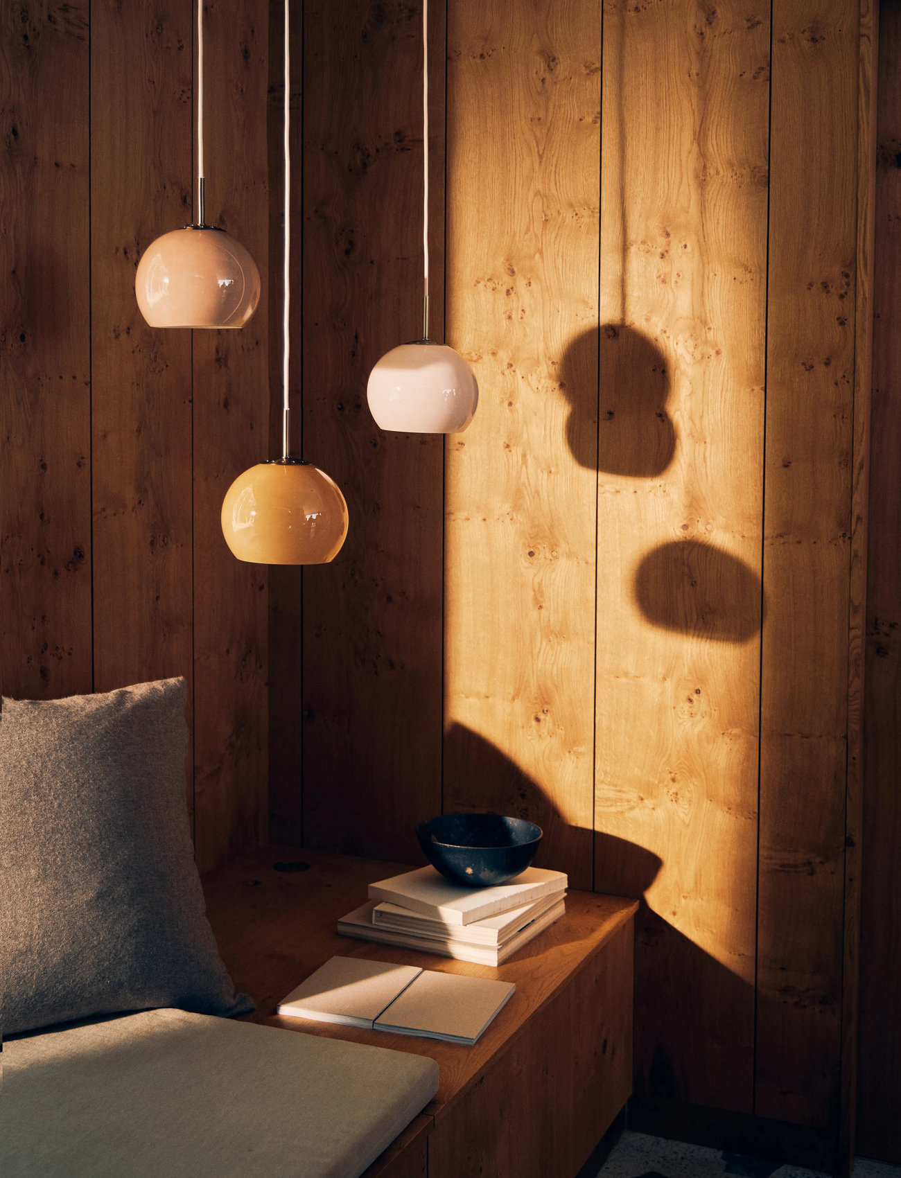 Frandsen Lighting Ball Glass Pendant Ø18 Eu, Ø 18 cm, Pink, Loftslamper > Pendellamper, Unisex