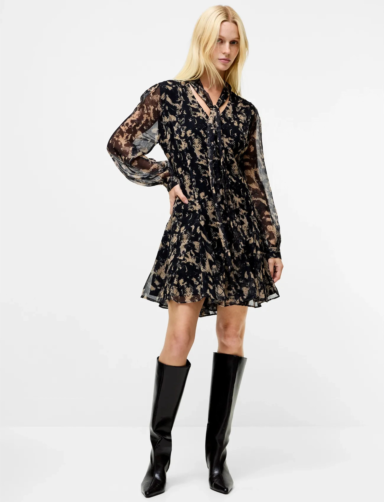 French Connection Hallie Crinkle Chiffon Dress, 34, Black, Kjoler > Kort Kjole, Dame
