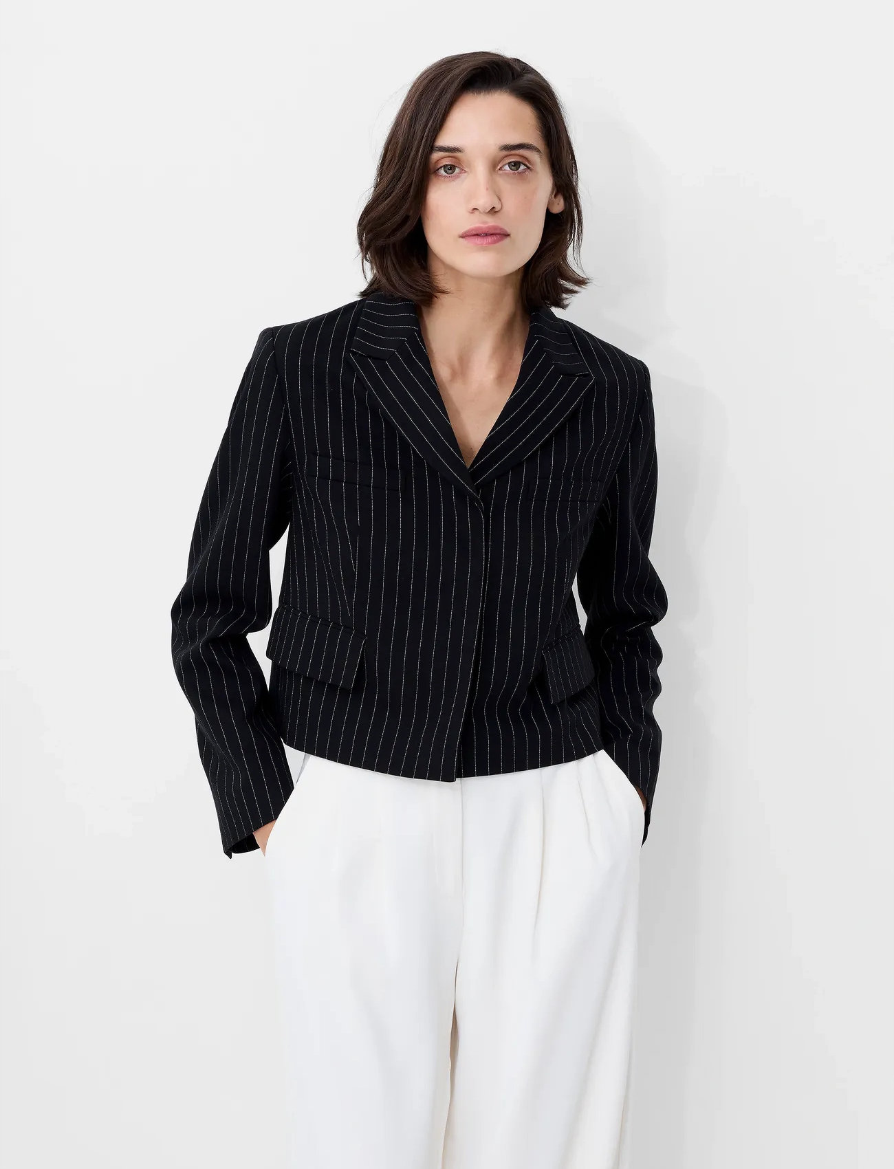 French Connection Morgan Tailored Cropped Blazer, 38, Black, Blazere > Cropped Blazere, Dame