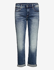 g star raw kate boyfriend