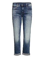 kate boyfriend jeans