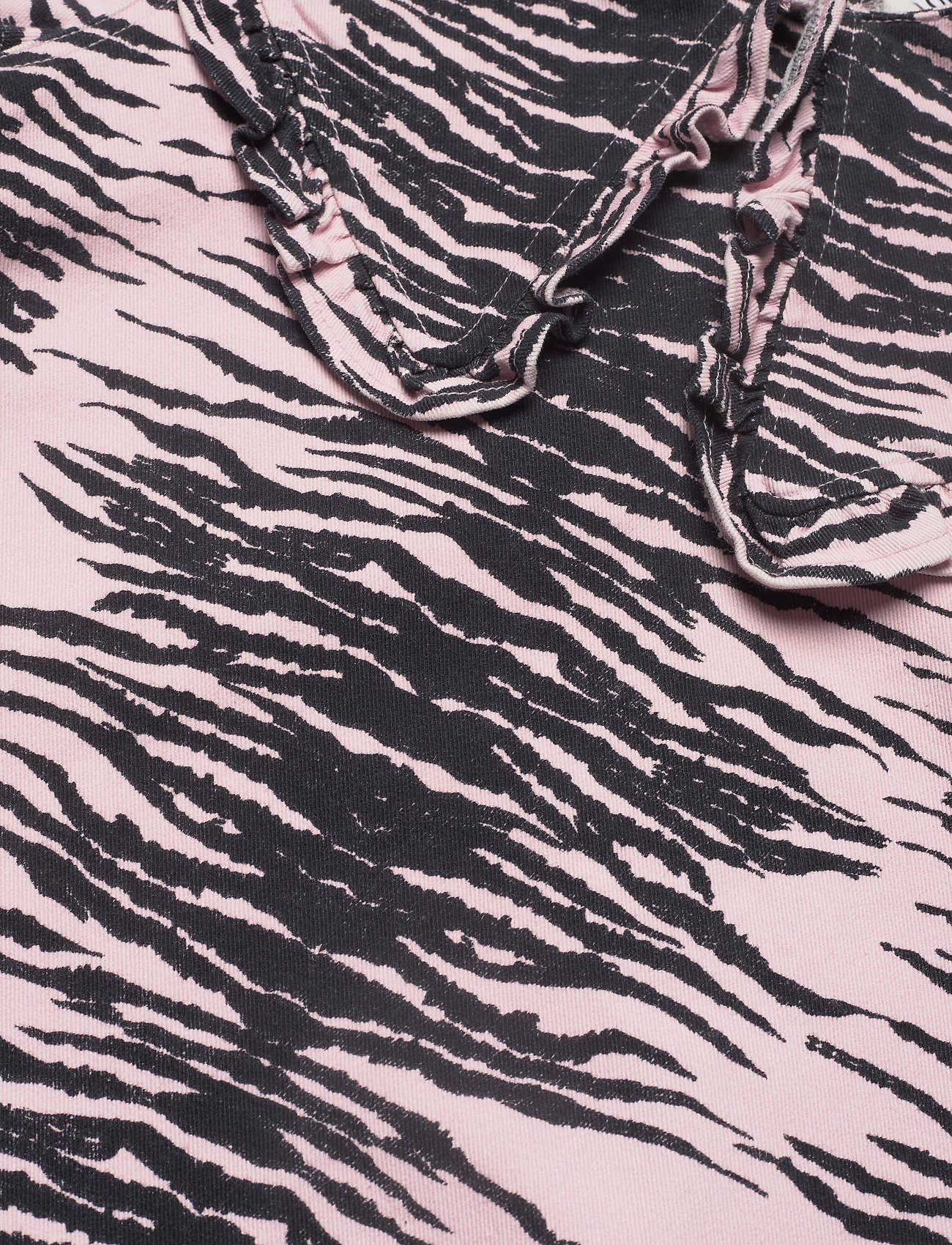 Ganni - Print Denim Frill Collar Mini Dress - kortærmede bluser - tiger stripe light lilac - 2