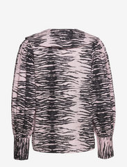 Ganni - Printed Cotton V-neck Shirt - langærmede bluser - light lilac - 1