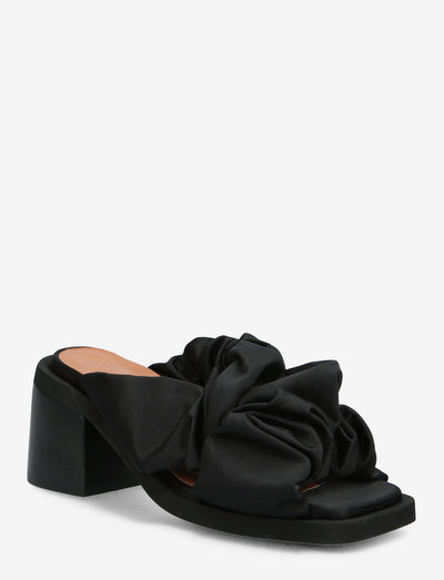 Square Toe Heeled Ruched Sandal - sandaletter - black
