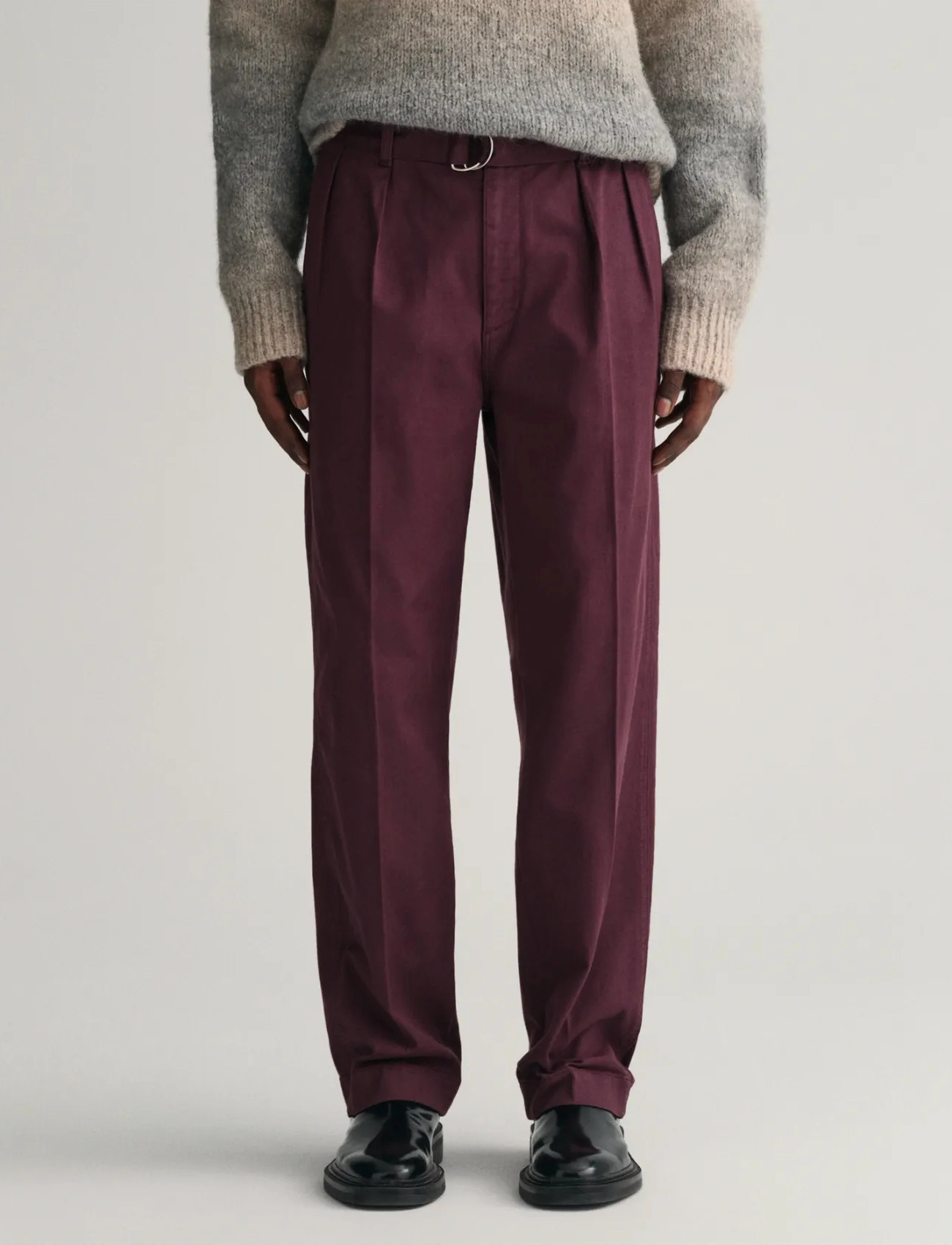 GANT Belted Pleat Chinos, 30, Burgundy, Bukser > Chinos, Herre