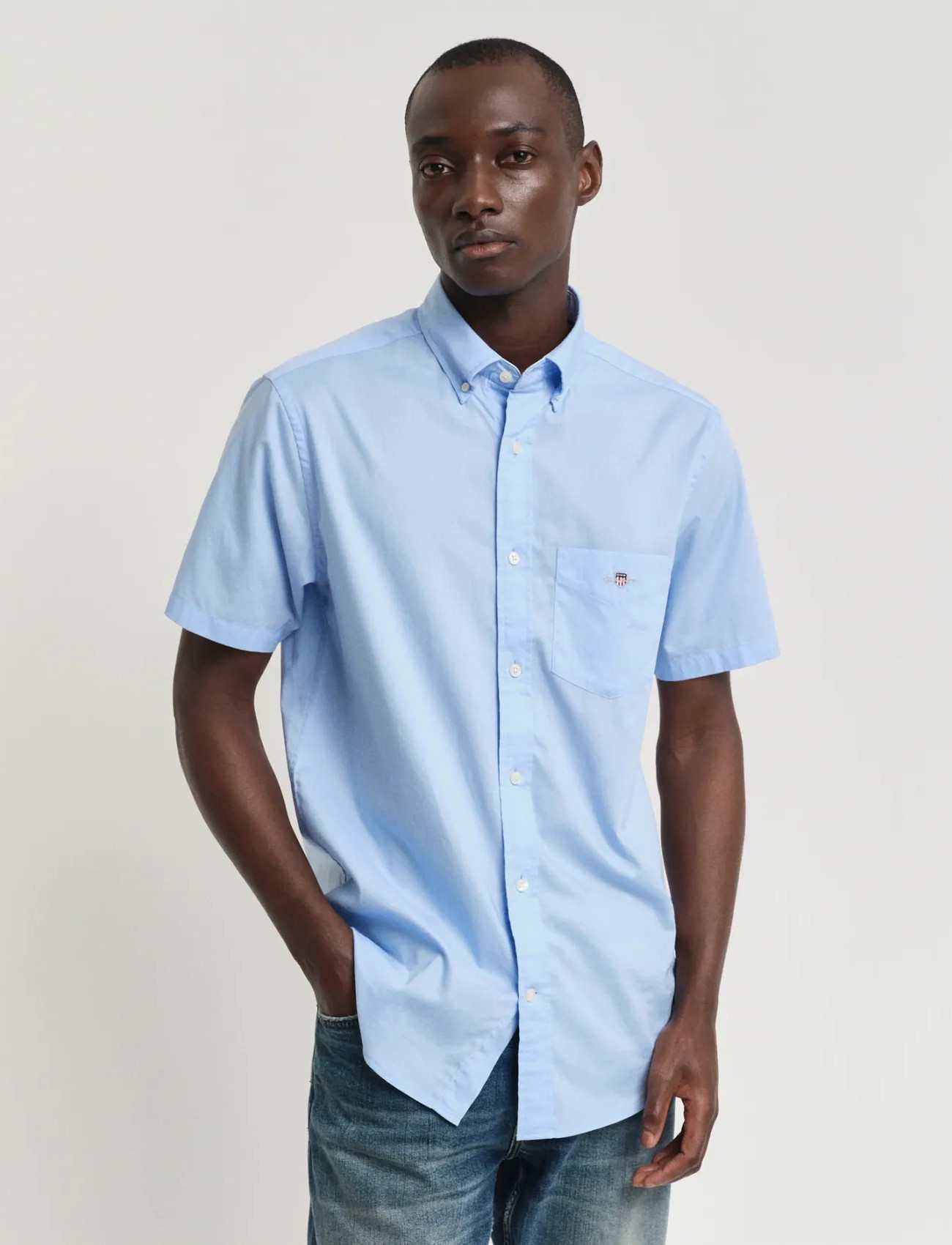 GANT Reg Poplin A.shield Ss Shirt, M, Blue, Skjorter > Kortærmede Shirts, Herre