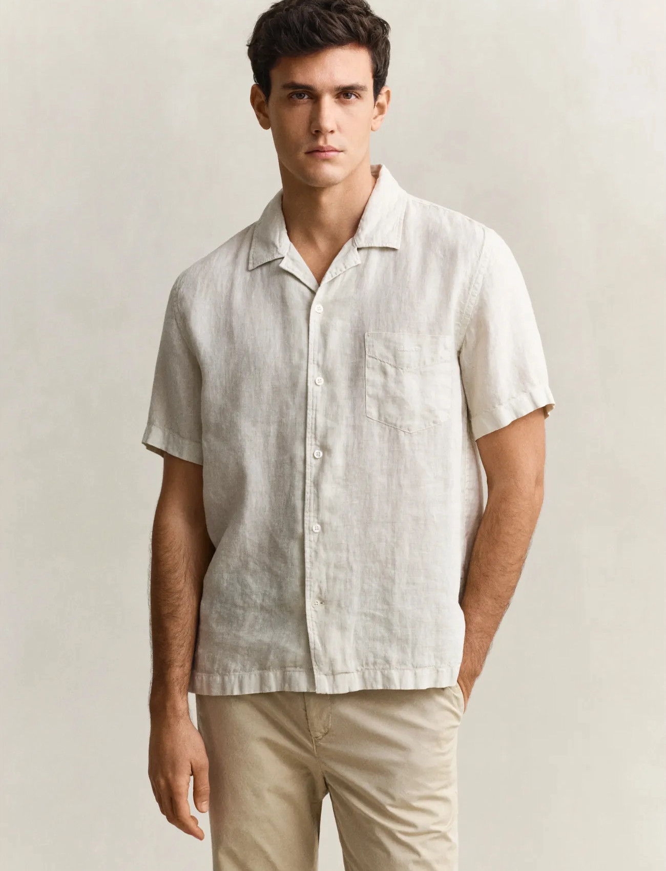GANT Reg Gmnt Dyed Linen Ss Camp Shirt, S, Beige, Skjorter > Kortærmede Shirts, Herre