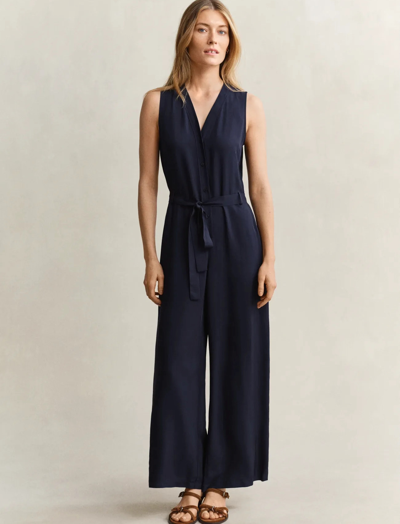 GANT Fluid Twill Belted Jumpsuit, 38, Navy, Underdele > Jumpsuits, Dame
