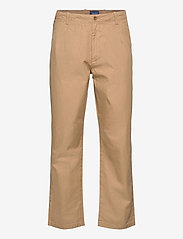 gant hugger chinos