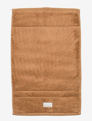 GANT - PREMIUM TOWEL 30X50 - guest towels - warm khaki - 0