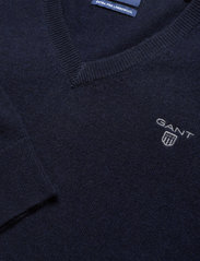 GANT - MD. EXTRAFINE LAMBSWOOL V-NECK - knitted v-necks - marine - 2