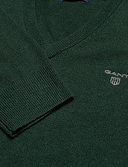 GANT - MD. EXTRAFINE LAMBSWOOL V-NECK - knitted v-necks - tartan green - 2