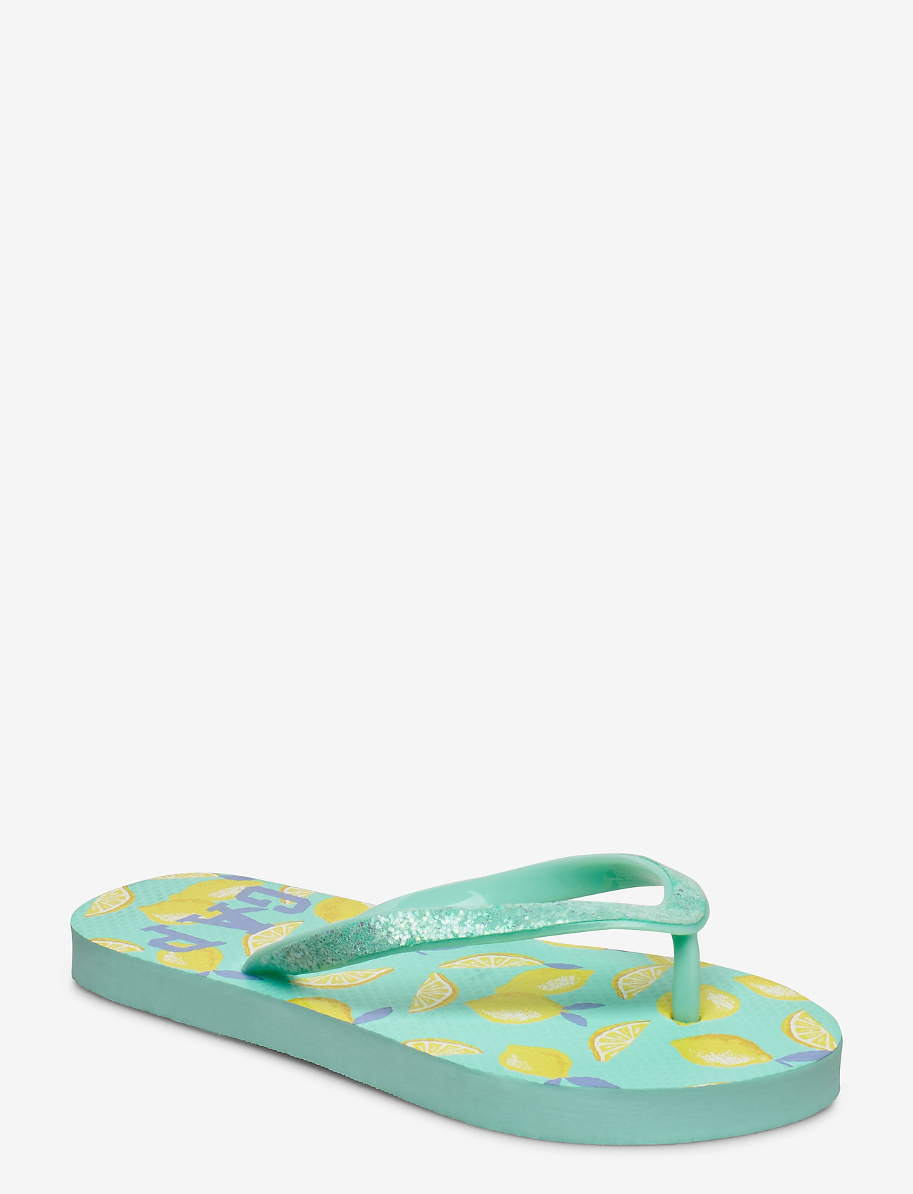 gap water shoes