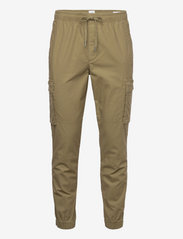 gap cargo jogger pants