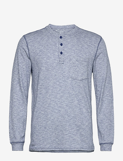 henley shirt gap