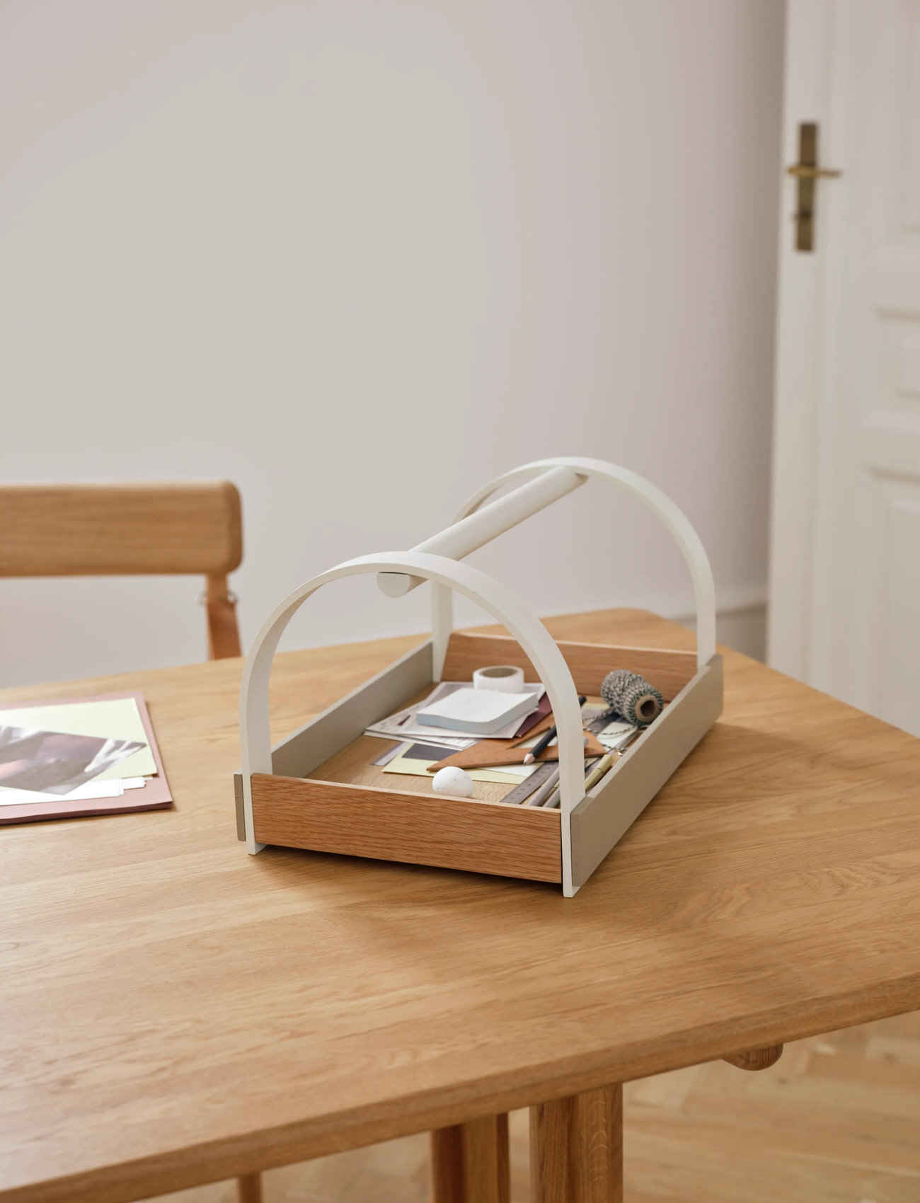 Gejst Kydo Tray Oak Beige White, 23.5 cm X 40.5 cm X 27 cm, Cream, Spisesteder Og Bordtilbehør > Bakker, Unisex