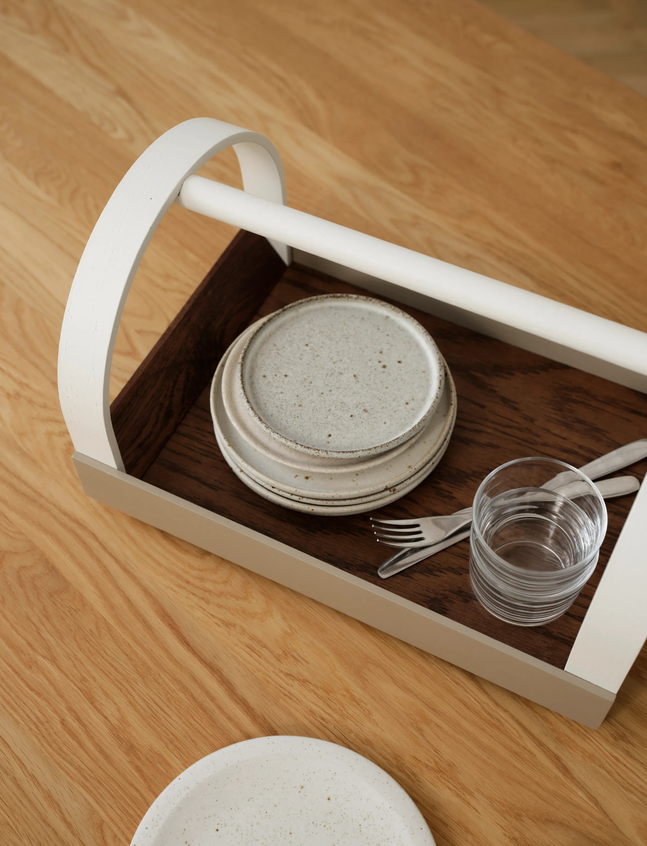 Gejst Kydo Tray Dark Oak Beige White, 23.5 cm X 40.5 cm X 27 cm, Beige, Spisesteder Og Bordtilbehør > Bakker, Unisex