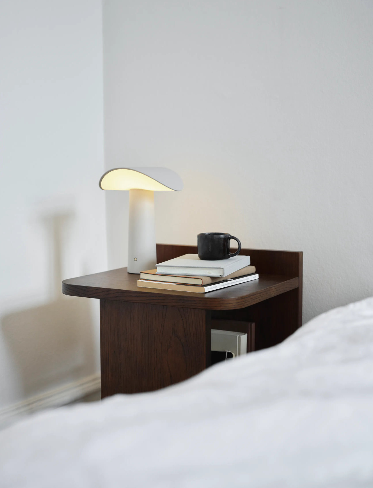 Gejst Lium Portable Lamp, 22.5 cm X 17.5 cm X 16.5 cm, Grey, Lamper > Bordlamper, Unisex