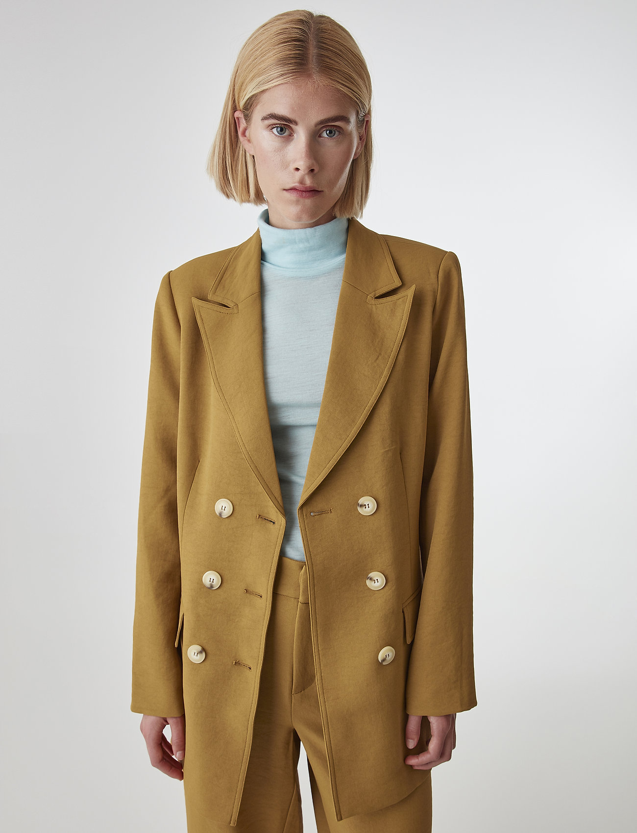 Liyagz Blazer So20 (Bone Brown) (1099.50 kr) Gestuz Köp Gestuz LiyaGZ blazer SO20 Brown | Jackor