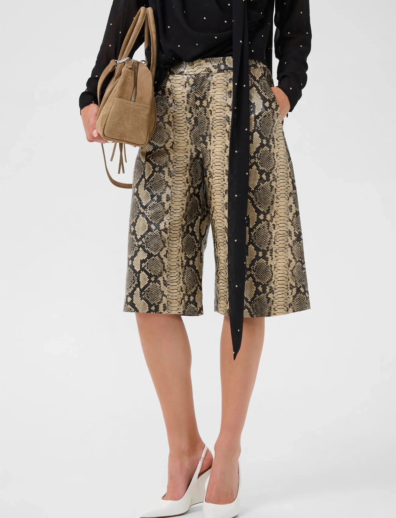 Gestuz Gzallis Mw Snake Shorts, 38, Multi/patterned, Bukser > Culottes, Dame