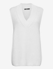 Gina Tricot - Harper knitted vest - down- & padded jackets - offwhite - 0