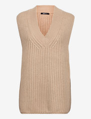 Harper knitted vest