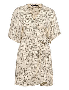 julianna wrap dress gina tricot