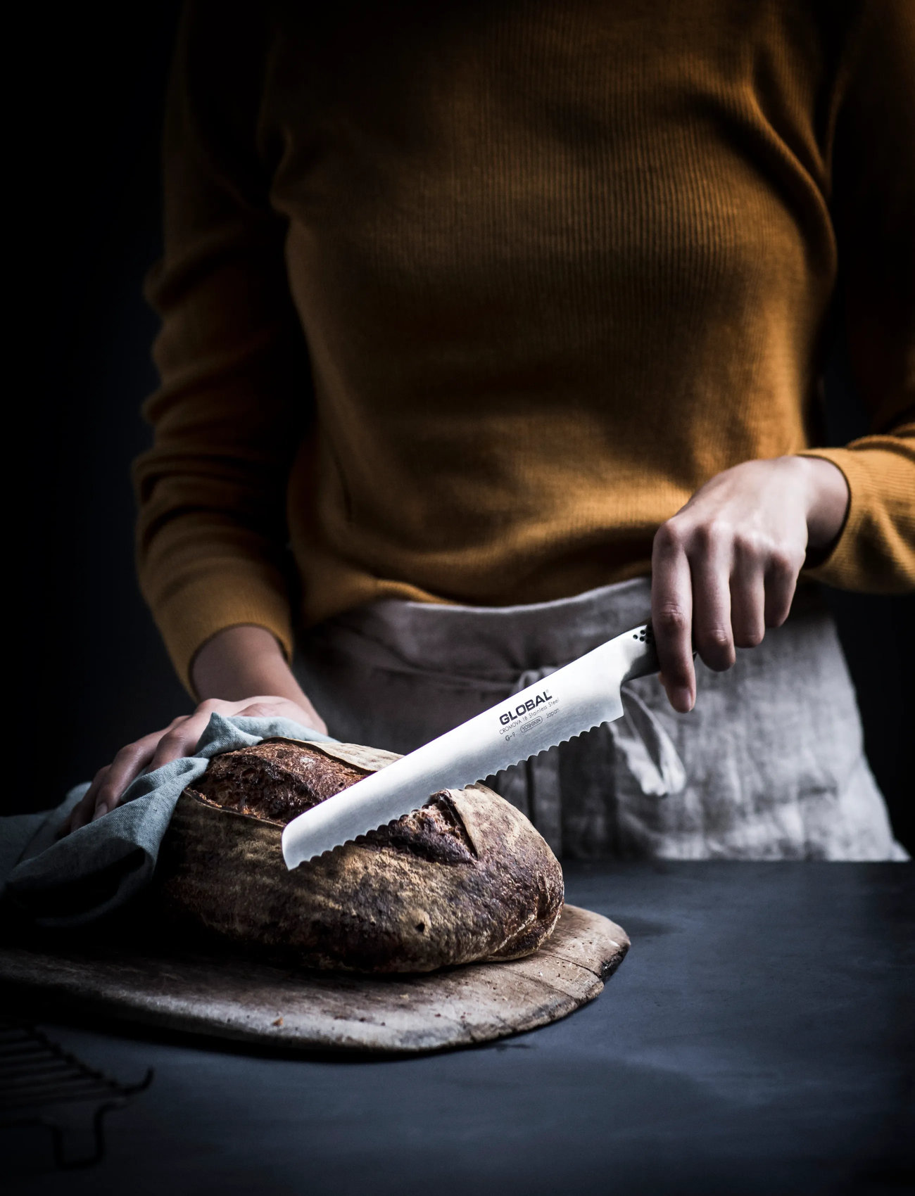 GLOBAL Brødkniv Savtakket Venstre 22 cm, 22 cm, Silver, Knive Og Tilbehør > Brødknive, Unisex