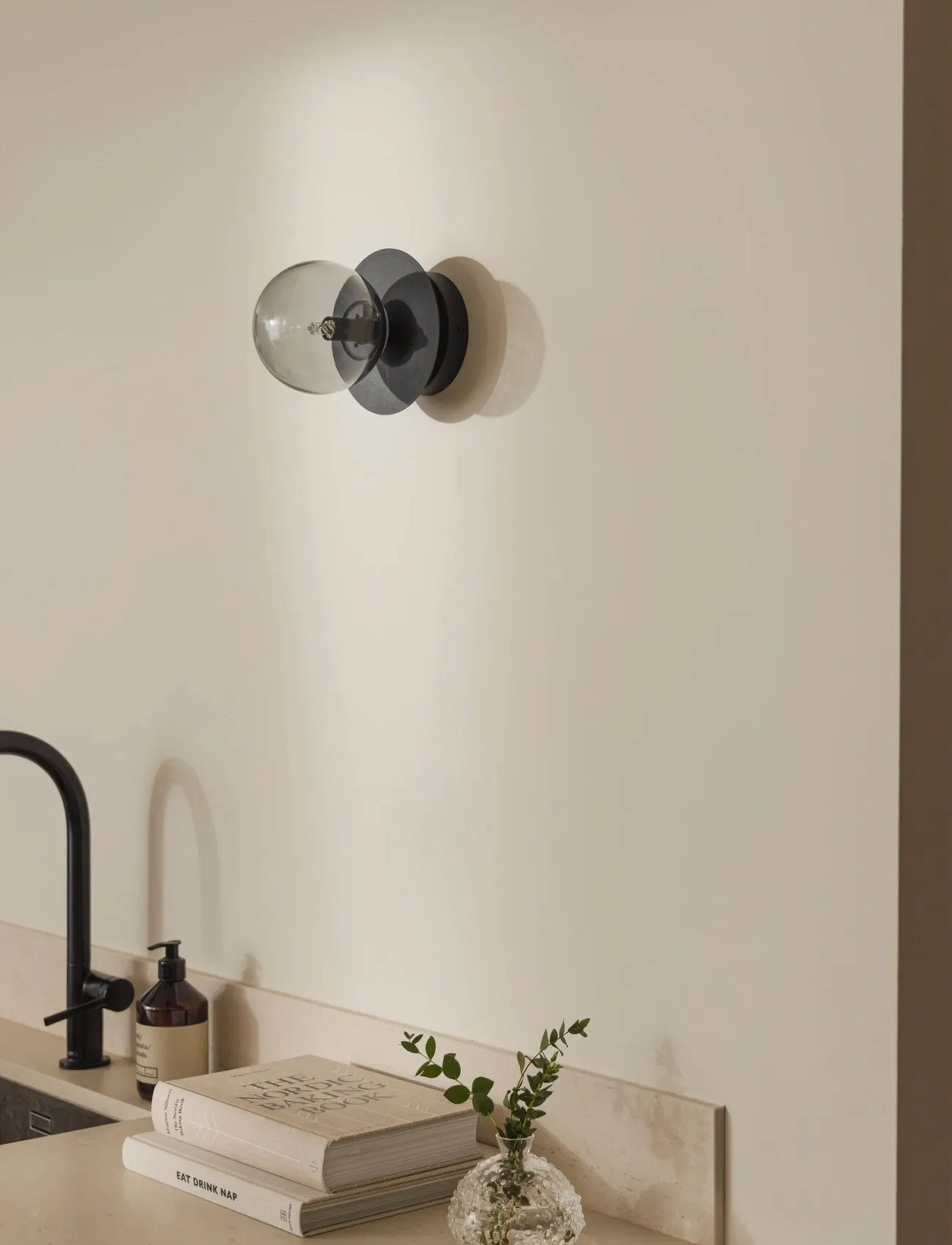 Globen Lighting Wall Lamp/Ceiling Lamp Art Deco Ip44, H18, Black, Lamper > Væglamper, Unisex