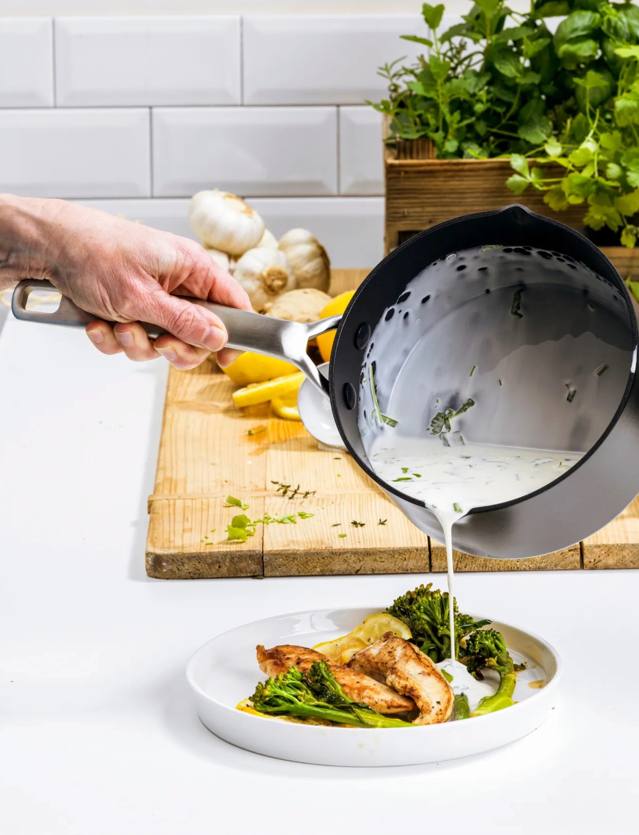 Greenpan Saucepan 16cm/1.6L + 2 Spouts, 1.6 L, Black, Gryder & Pander > Kasseroller, Unisex
