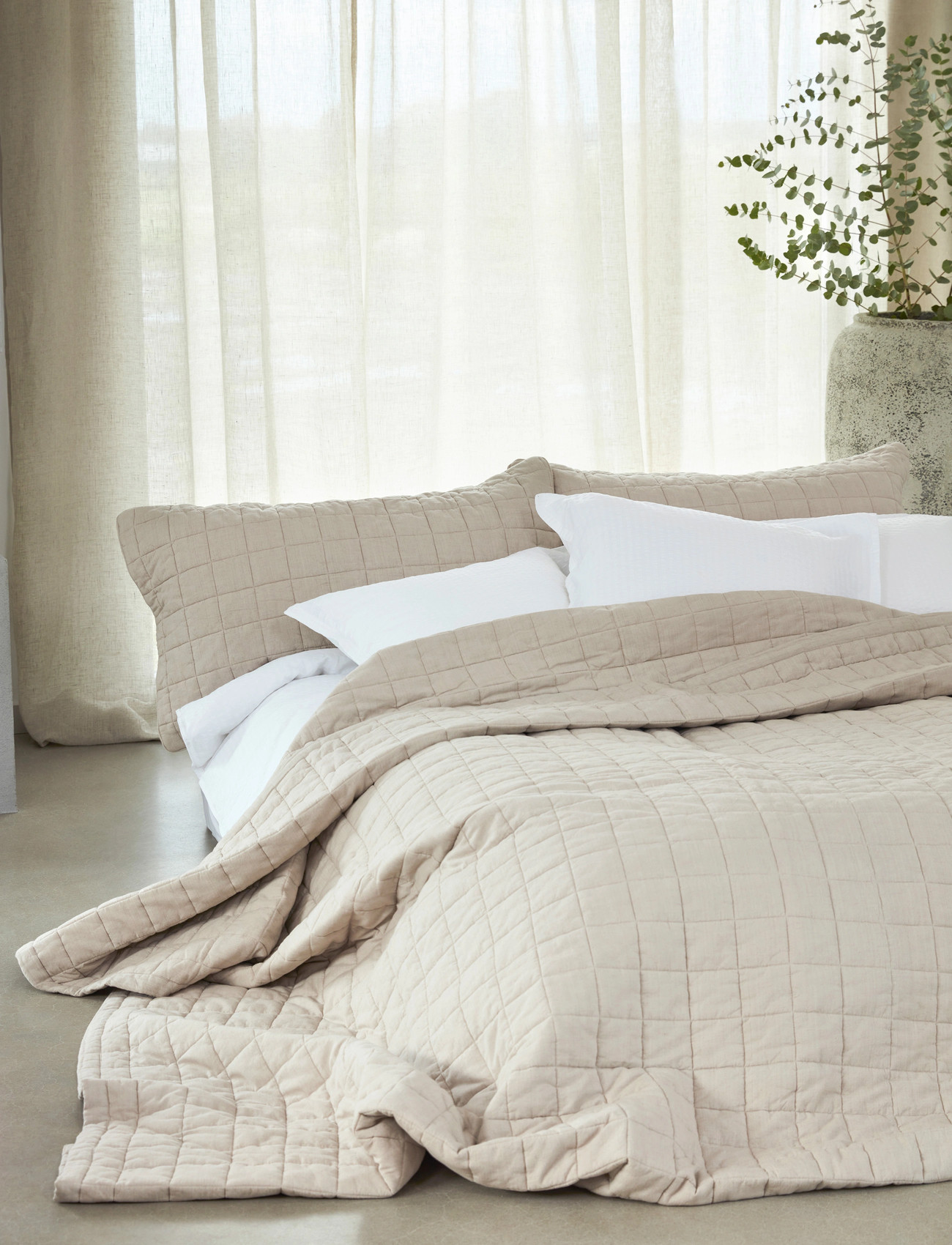 Gripsholm Bedspread Quilted Linen Beige 180X260, 180X260 cm, Cream, Sengetekstiler > Sengetæppe, Unisex