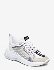 guess active lady sneaker