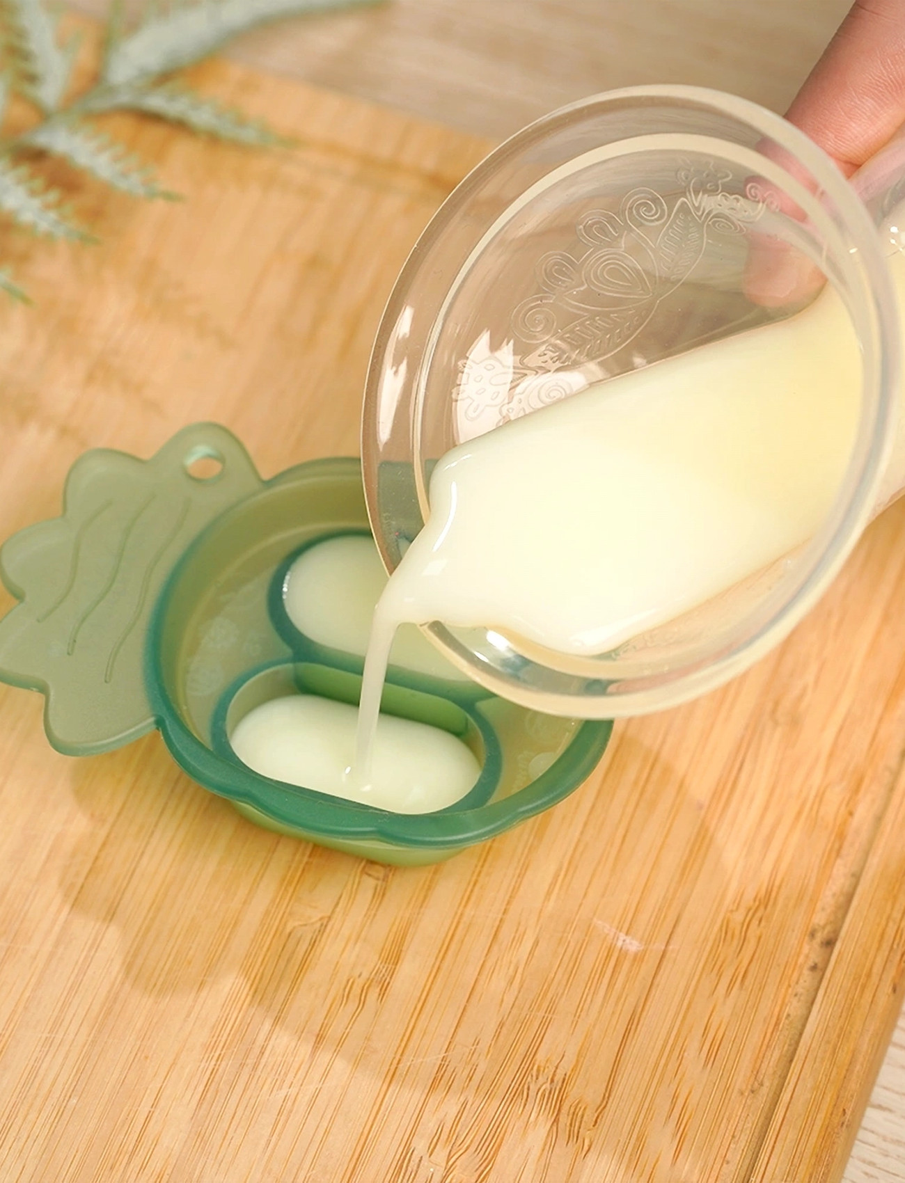 Bilde av Silikone Food Feeder Lavendel