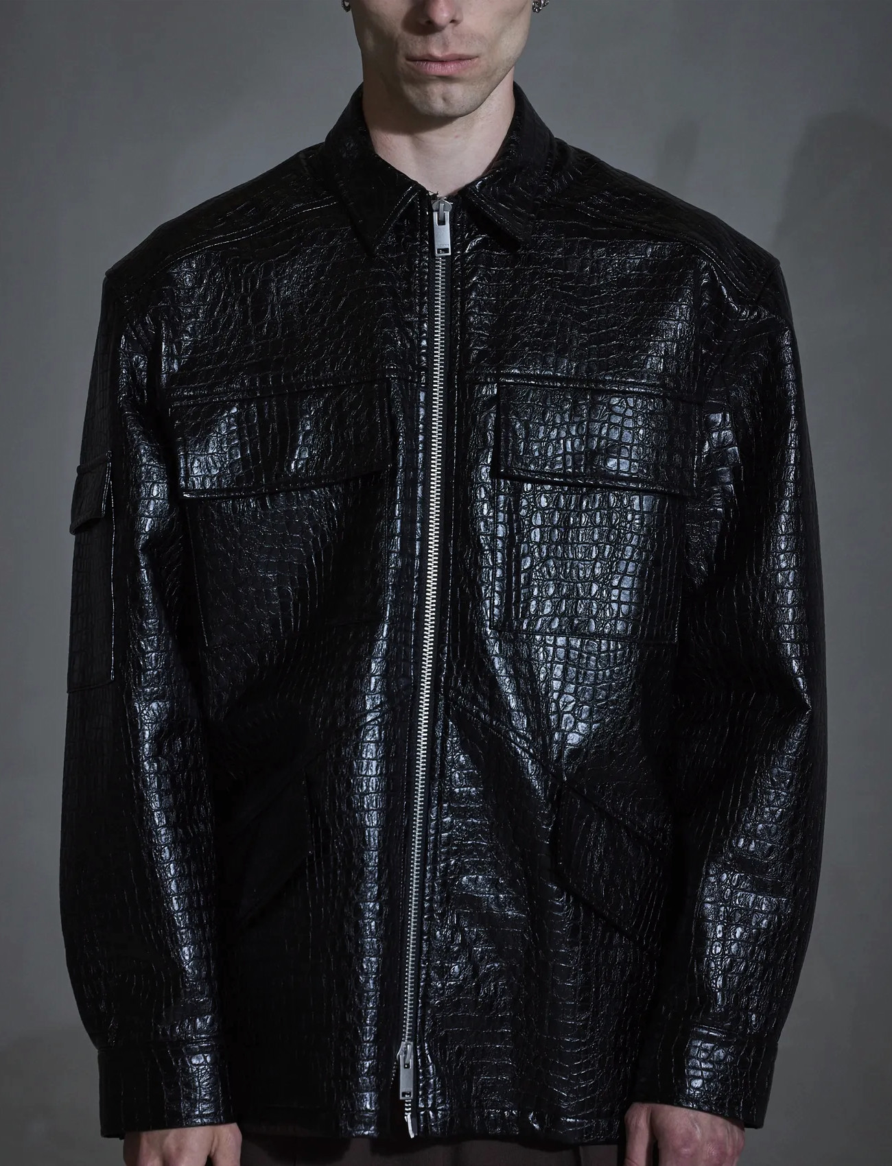 HAN Kjøbenhavn Faux Croc Overshirt, 46, Black, Frakker > Trenchcoats, Herre