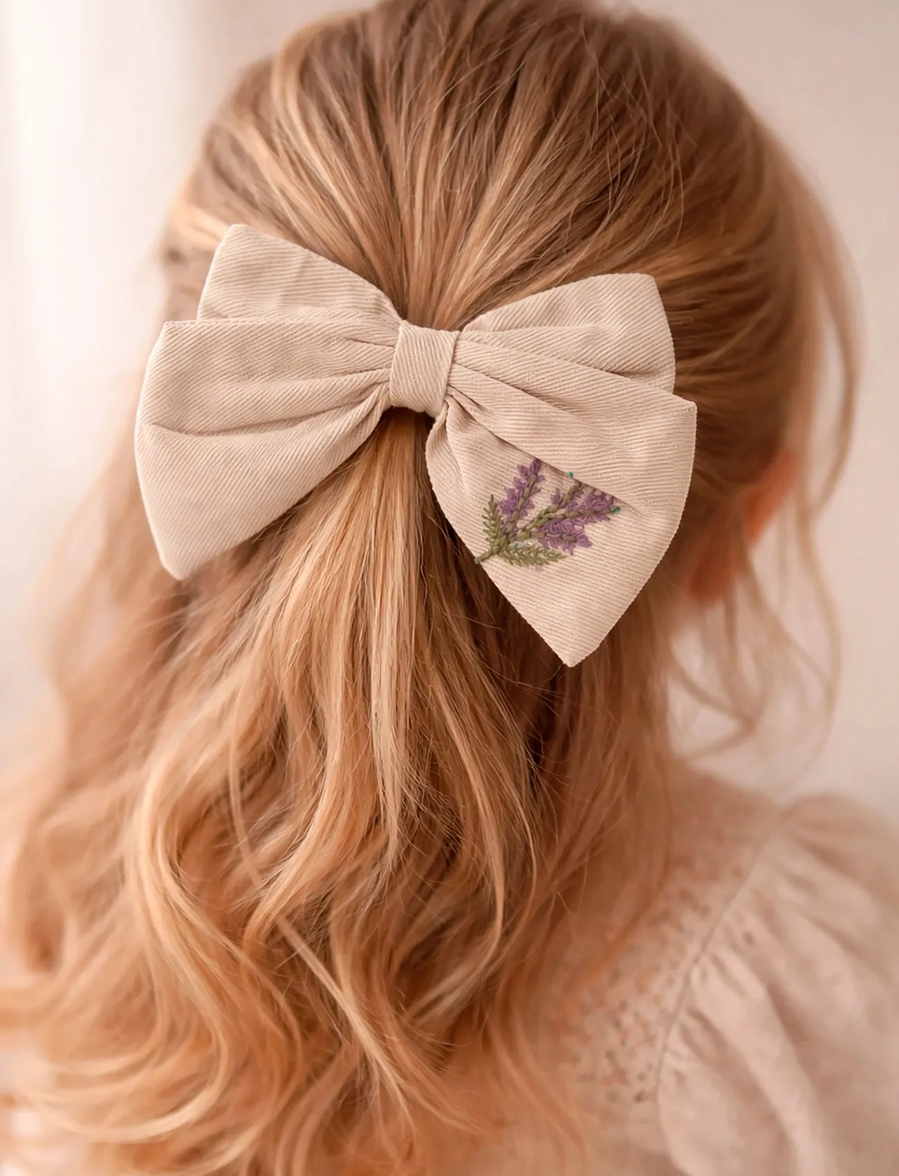 Hanevild Vibe Bow, One Size, Beige, Hårtilbehør > Hårnåle, Børn