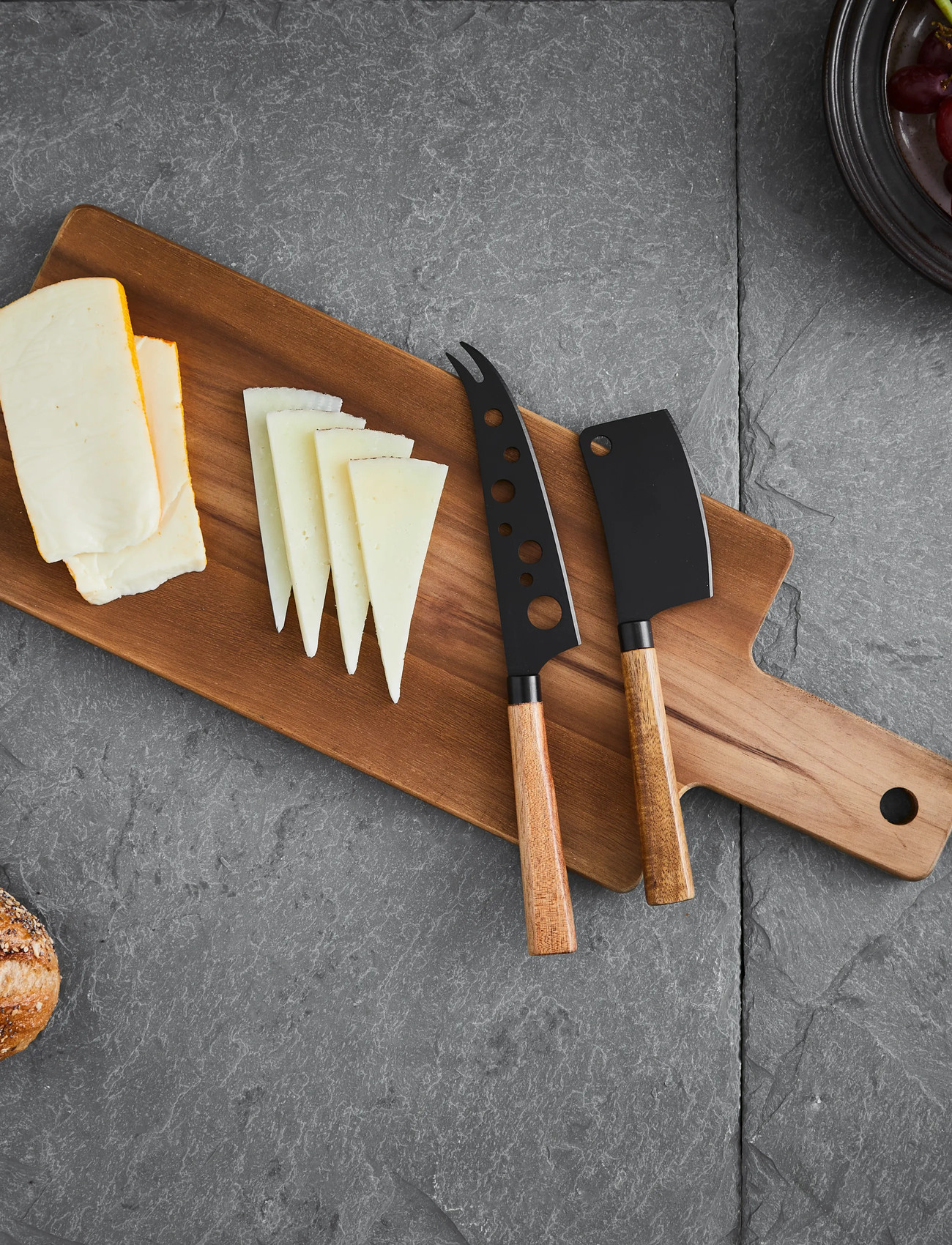 Hâws Santo Hâws Santo Cheese Set 2 Knives And Cutting Board, One Size, Black, Køkkenredskaber > Skærebrætter, Unisex