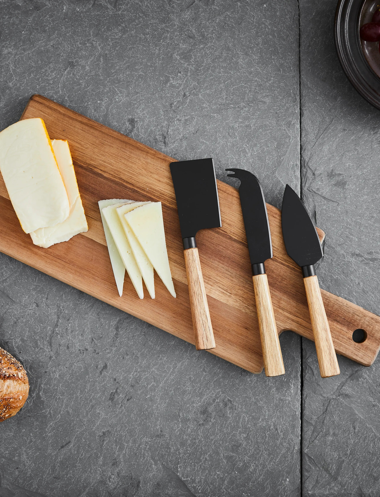 Hâws Santo Hâws Santo Cheese Set 3 Knives And Cutting Board, One Size, Brown, Serveringsfade > Tapasbrætter Og -Sæt, Unisex