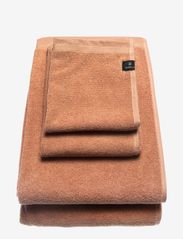 Himla - Lina Bath towel - ręczniki do rąk - coral - 1