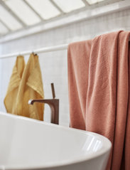 Himla - Lina Bath towel - ręczniki do rąk - coral - 4