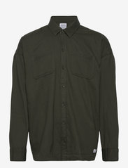 HCo. GUYS WOVENS - OLIVE GREEN SOLID