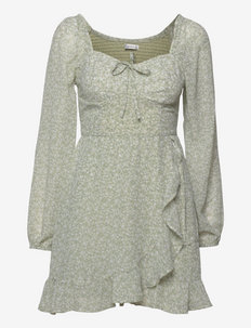 Hollister | Wrap dresses | Large selection of discounted fashion |  Booztlet.com