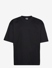 BIG TEE