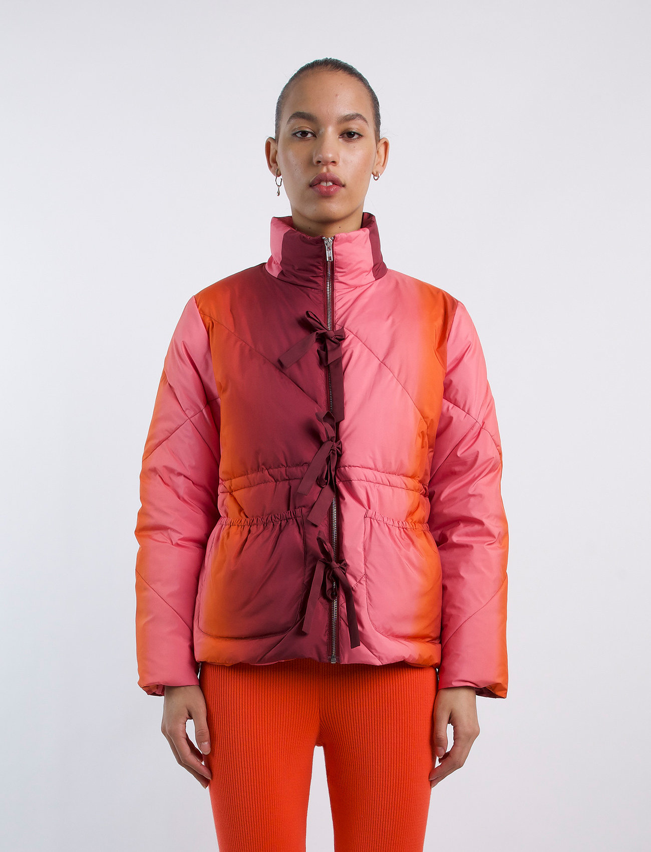 Hosbjerg Hava Sunset Jacket - 148.07 €. Buy Down- & padded jackets from Hosbjerg online Boozt.com. Fast and easy returns