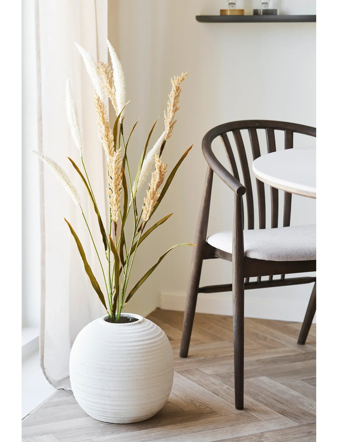 House Nordic Svala - Vase, Ceramic, White, Ø30X28,5 cm, 30X30X28.5 cm, White, Vaser > Tulipanvaser, Unisex