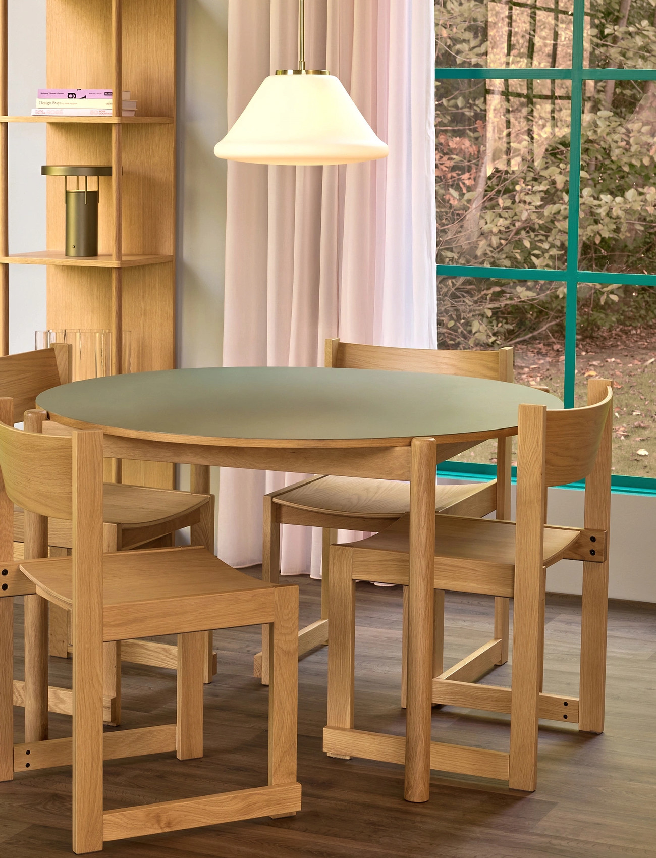 Hübsch Oblique Dining Table Round Olive, Ø115XH75 cm, Khaki green, Borde > Spiseborde, Unisex