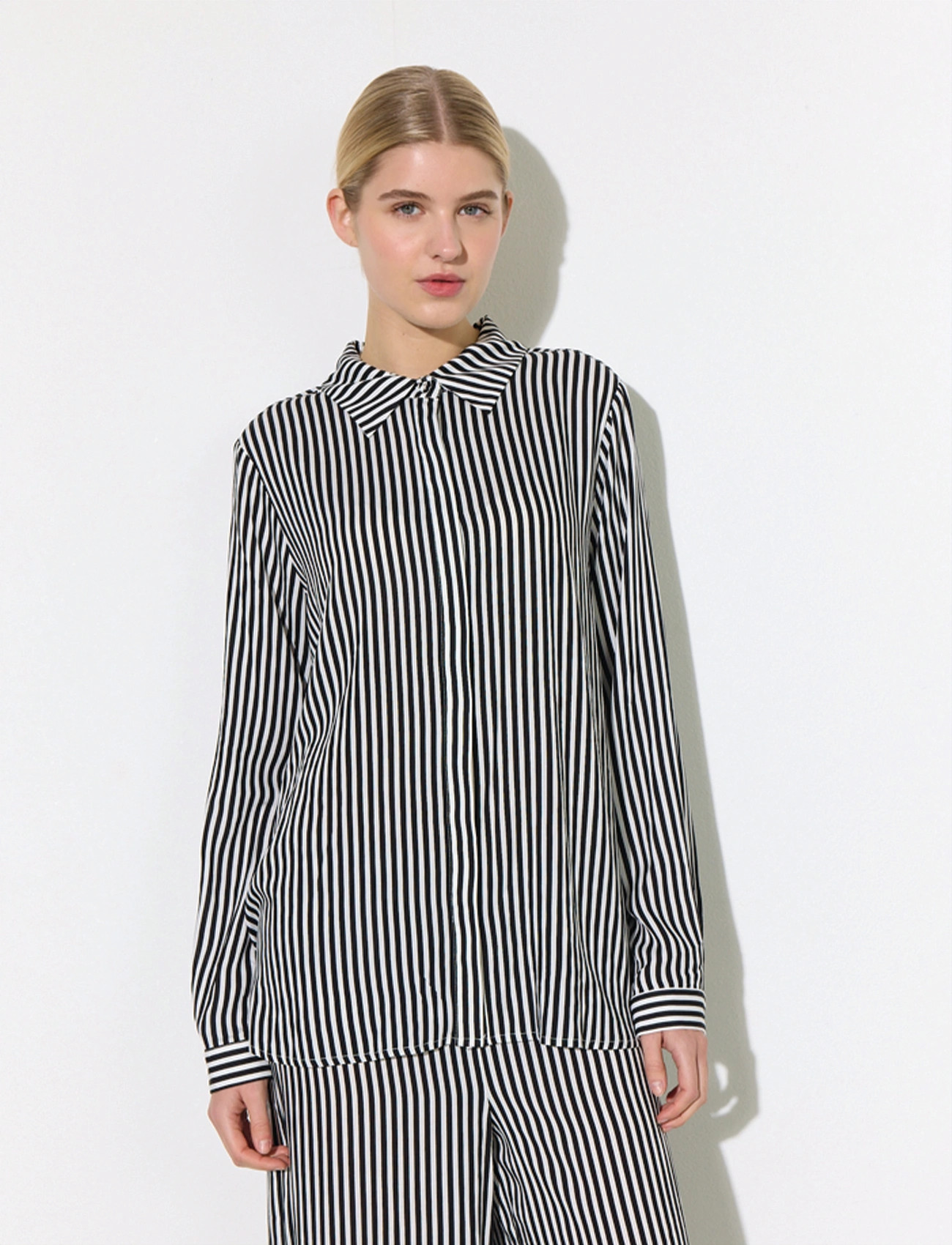 Hunkøn Vicky Shirt, M, Black, Skjorter > Langærmede, Dame